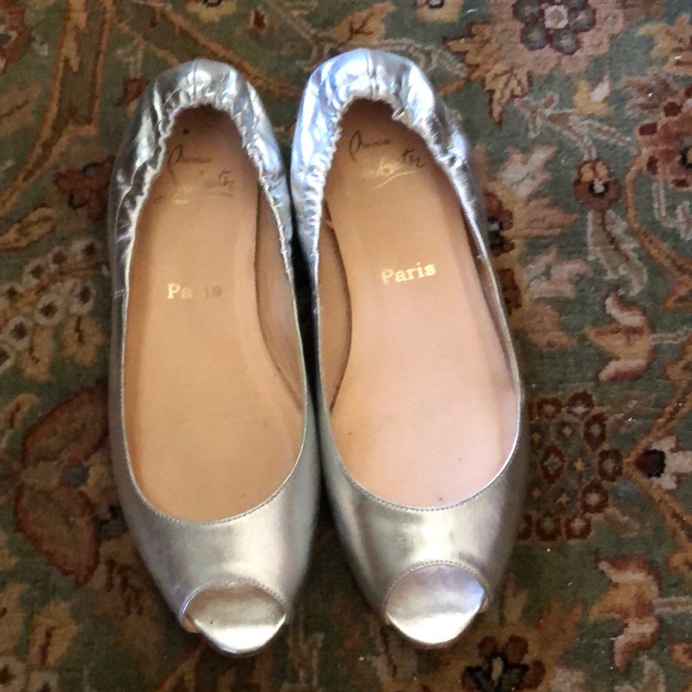 Lou Boutin silver leather, leather lined shoes. Excellent condition